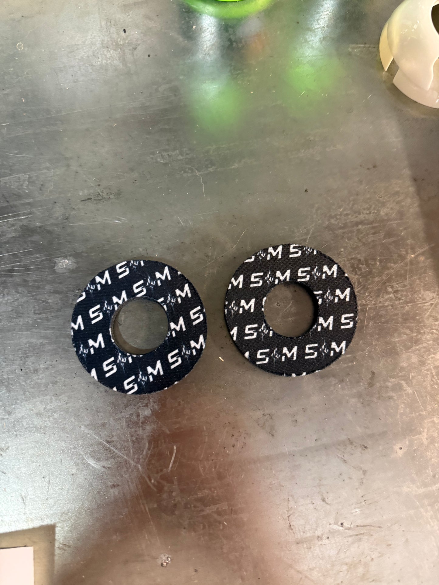 StaticMoto Grip Donuts